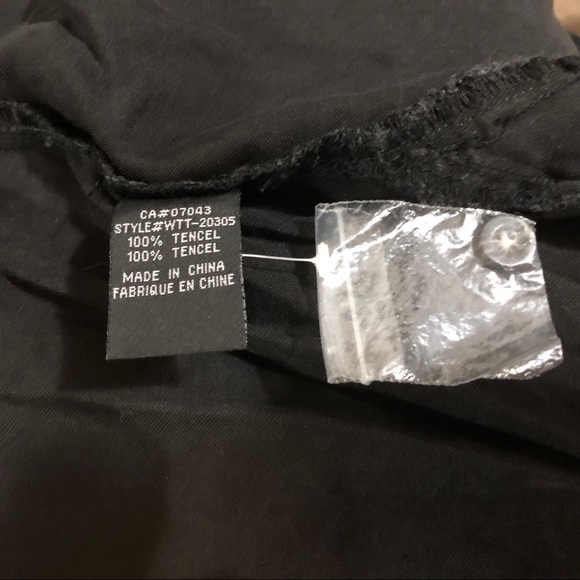 Black blouse - Picture 4 of 4